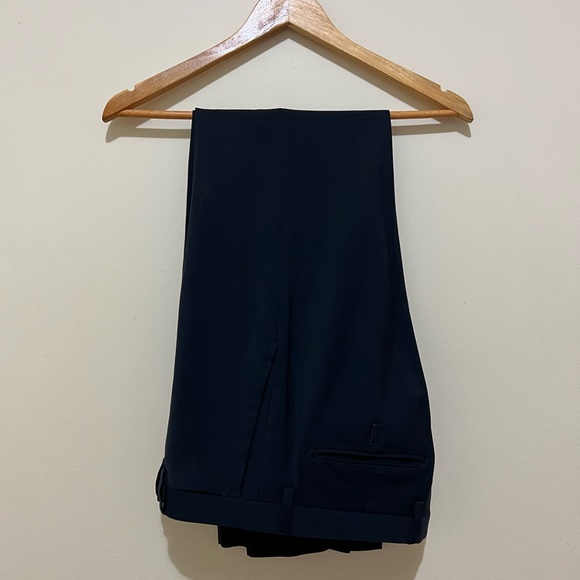 Banana Republic Men’s suit & garment bag - Picture 6 of 8